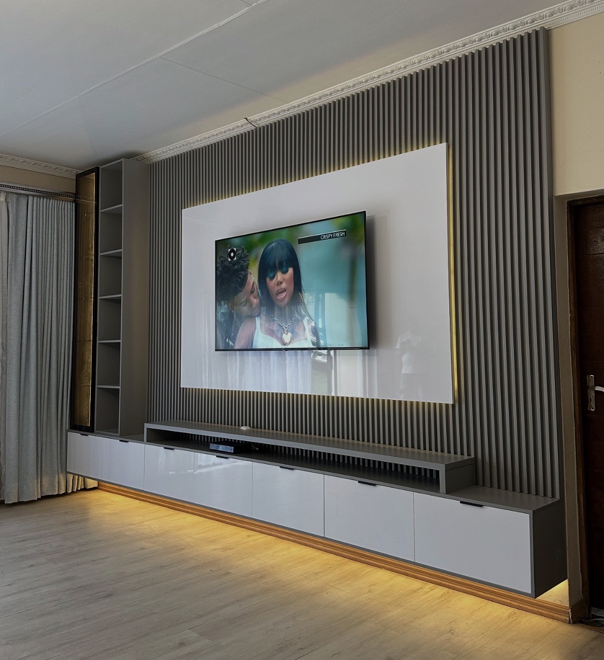 AMAHH HOME ტვ მაგიდის კომპლექტები